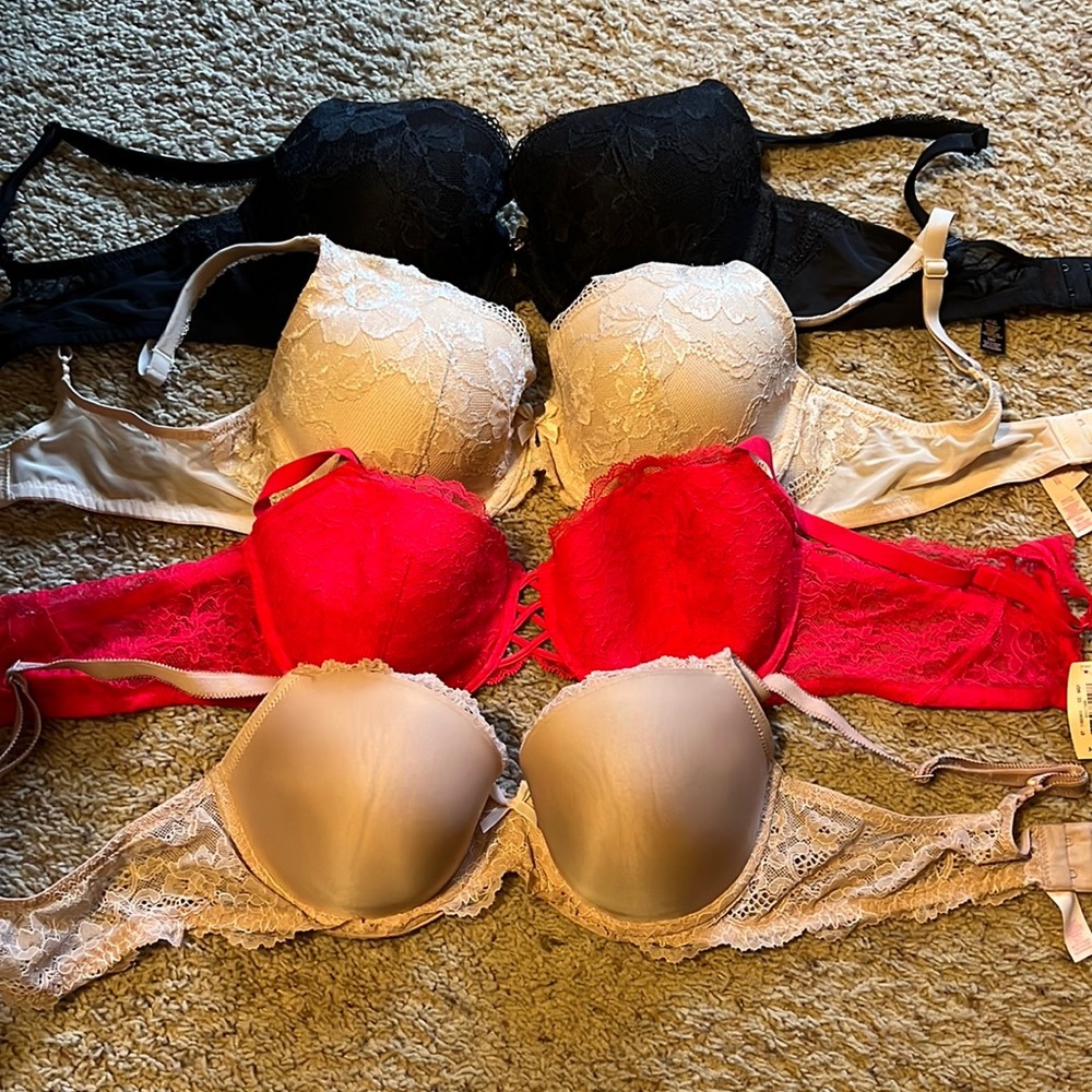 4 Victoria’s Secret lace sexy bras